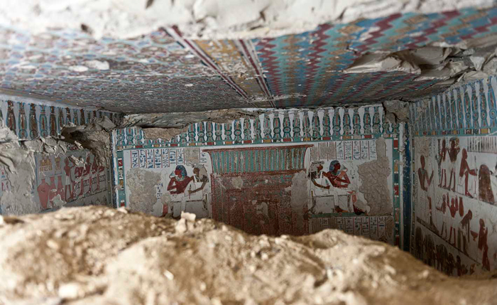 新發掘兩座第十八王朝墓室